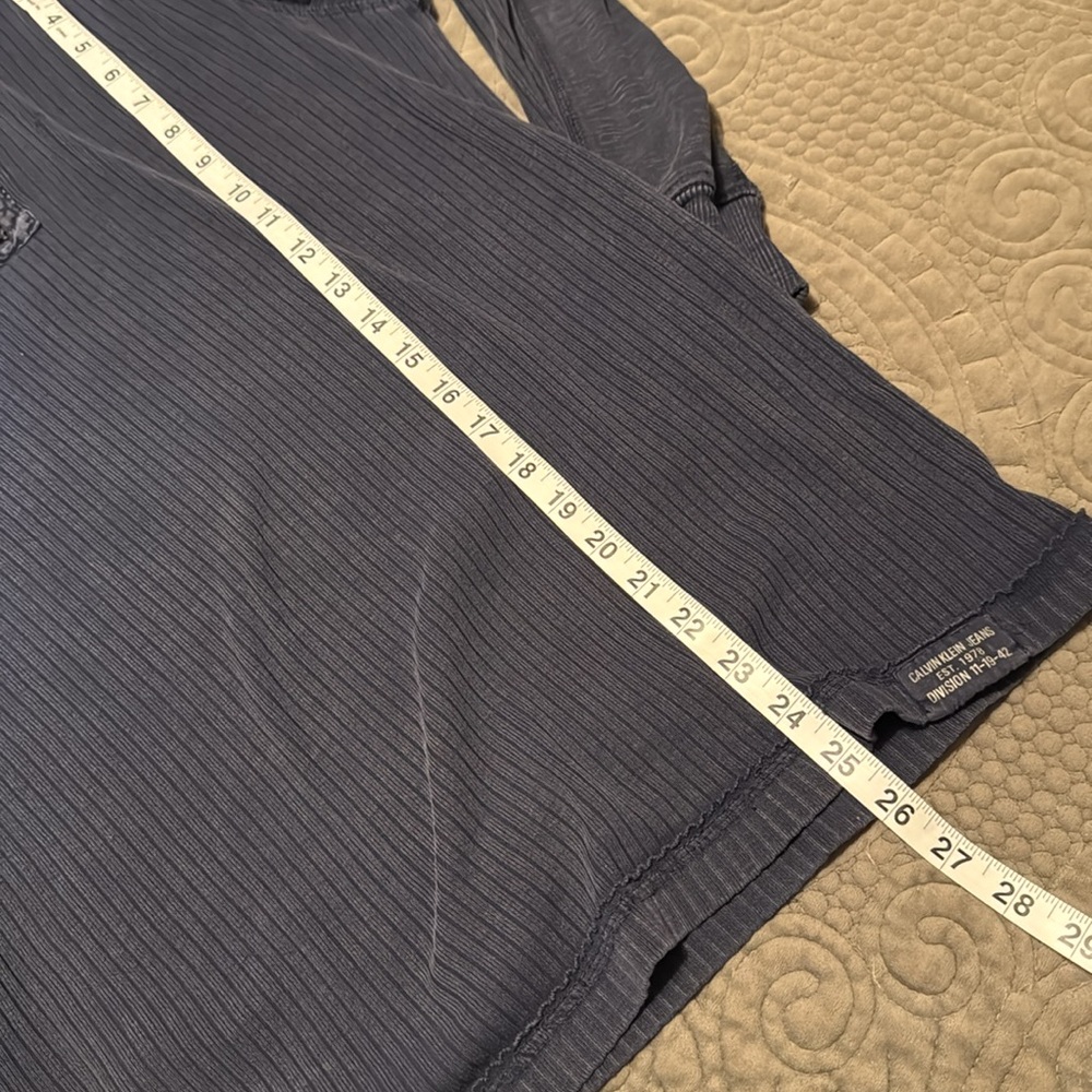 CALVIN KLEIN 1/4 zip Sweater. Size Medium - Picture 9 of 11
